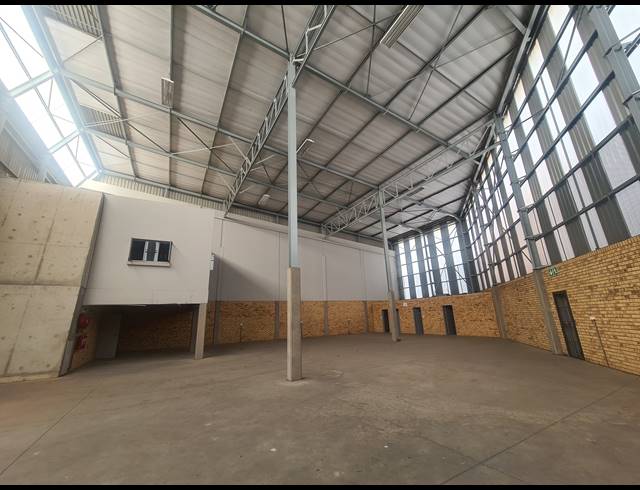 1,268M² WAREHOUSE TO LET IN LINBRO PARK